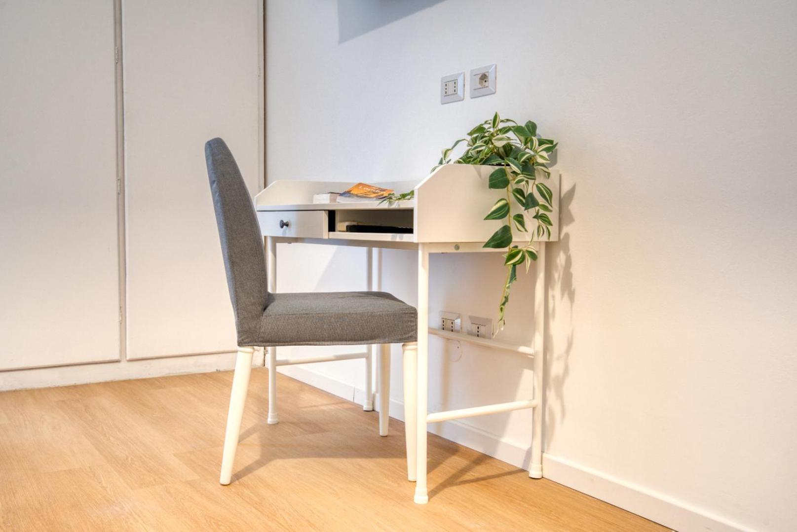 Italianflat - Elegant With Balcony In Navigli Milan