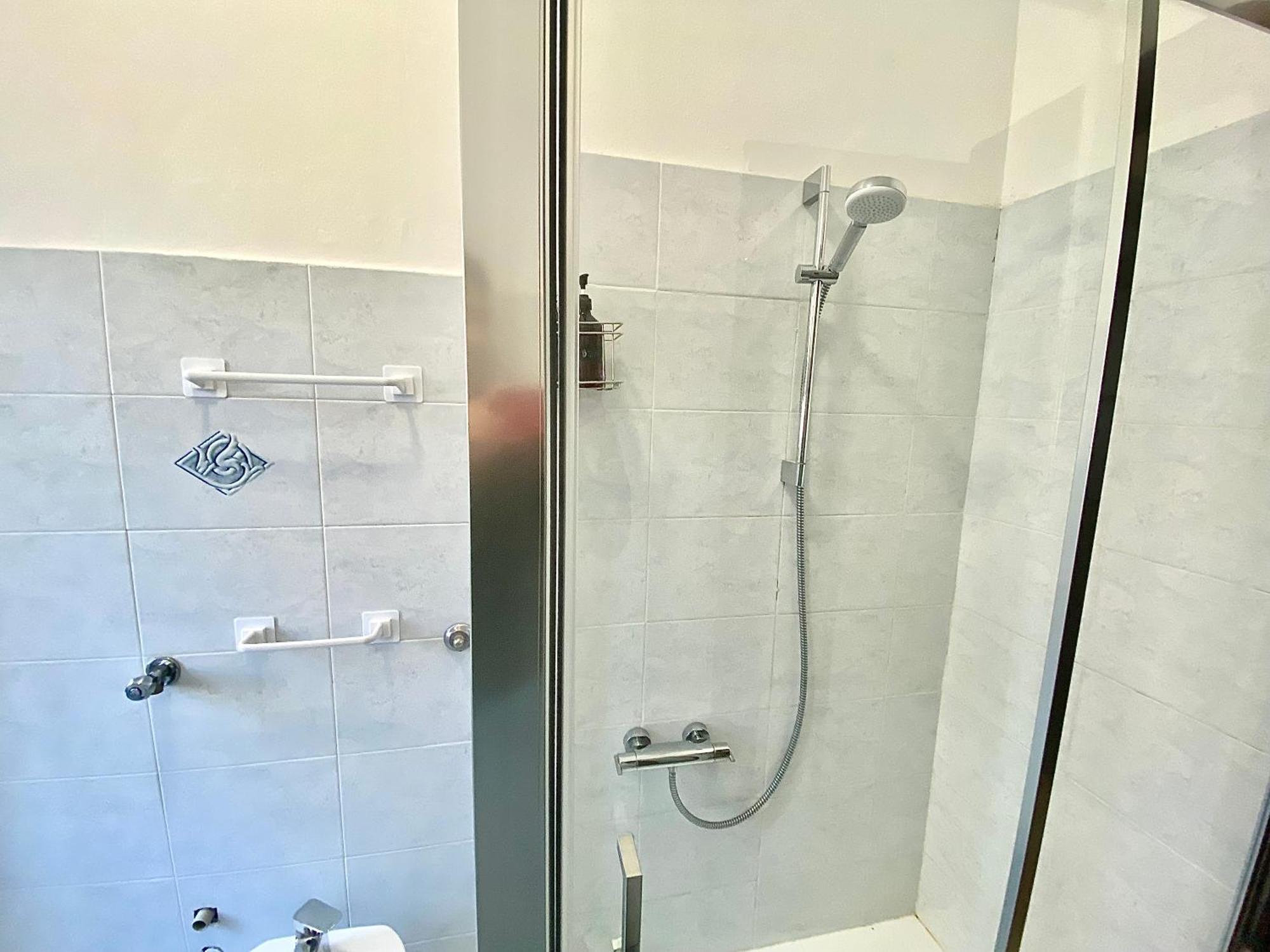 Famagosta Home, Navigli Style, Accanto A Metropolitana M2 Verde, Confortevole E Spazioso Per Gruppi O Famiglie Milano