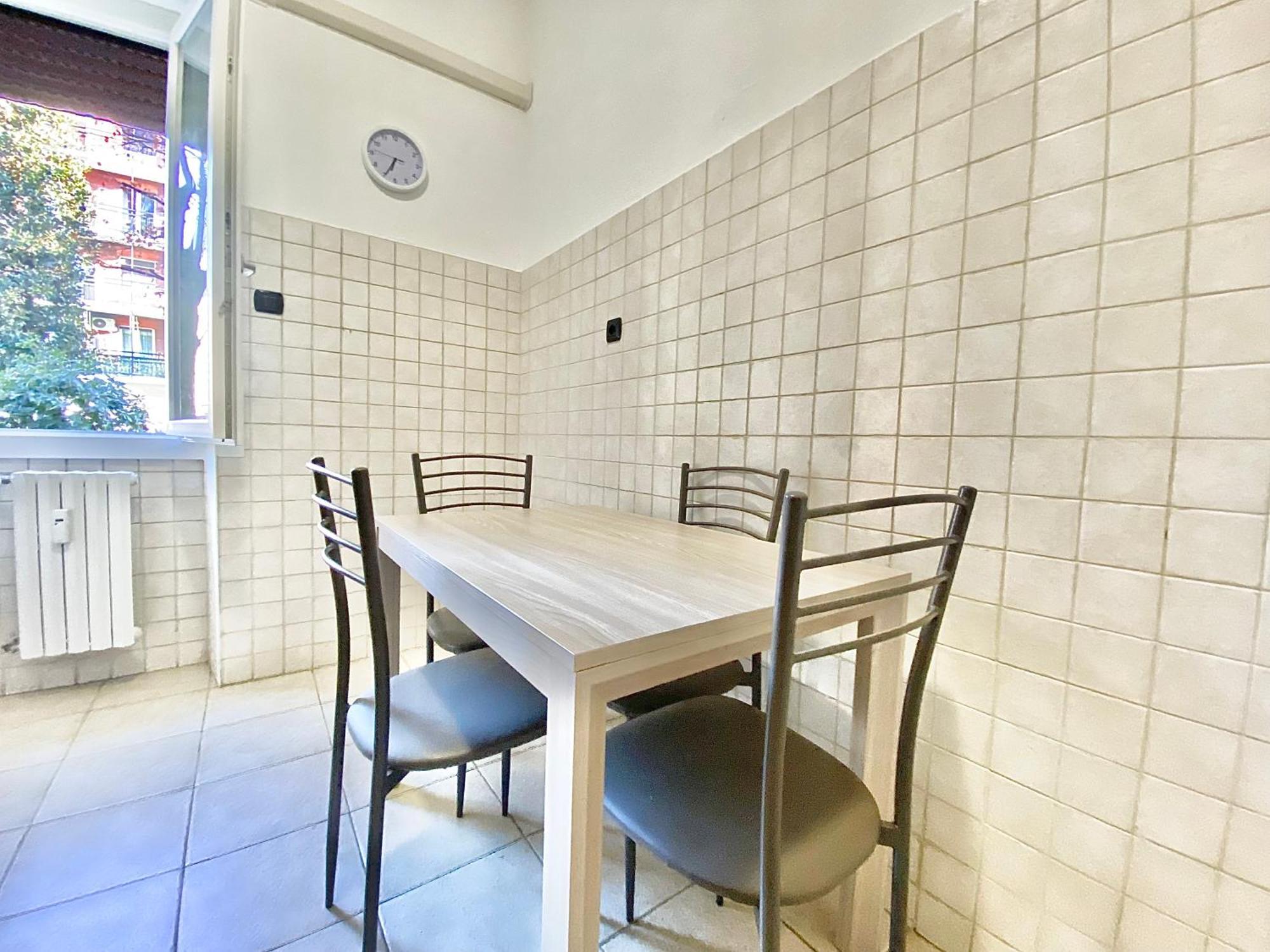 Famagosta Home, Navigli Style, Accanto A Metropolitana M2 Verde, Confortevole E Spazioso Per Gruppi O Famiglie Appartamento