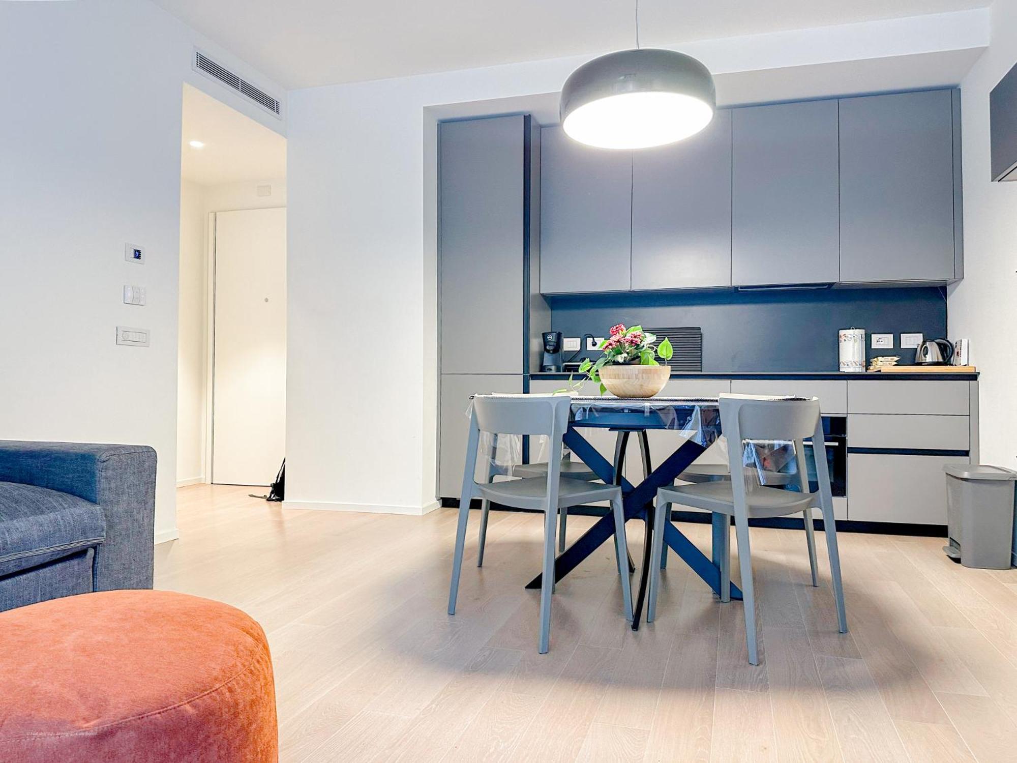 Menotti 11 - 15 Min Dal Duomo Apartment Milan
