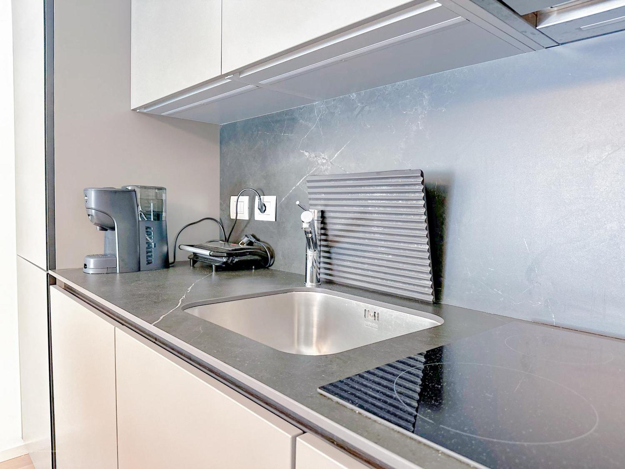 Menotti 11 - 15 Min Dal Duomo Apartment Milan