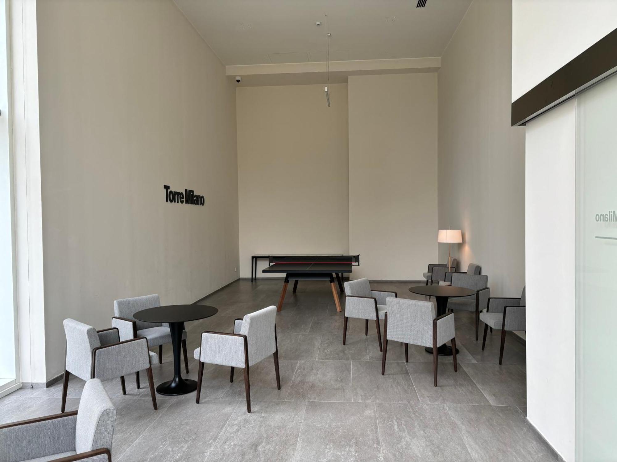 Apartment Torre Skyview Gym Pool & Rooftop Milan