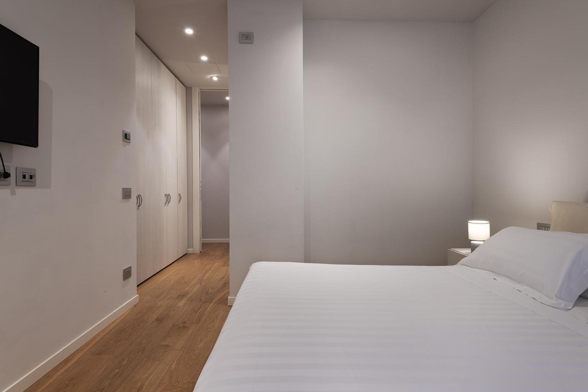 Fifty Eight Duomo Two Bedrooms * Milan