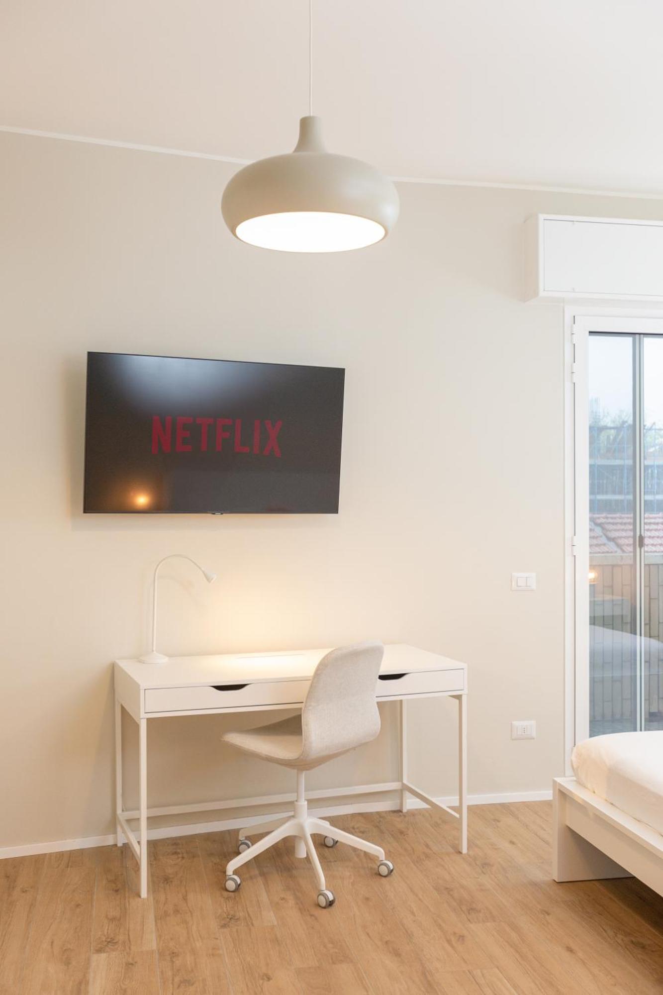 Apartment Dreams Exclusive With Terrace - Free Parking - M1 Station - Near Center Milan