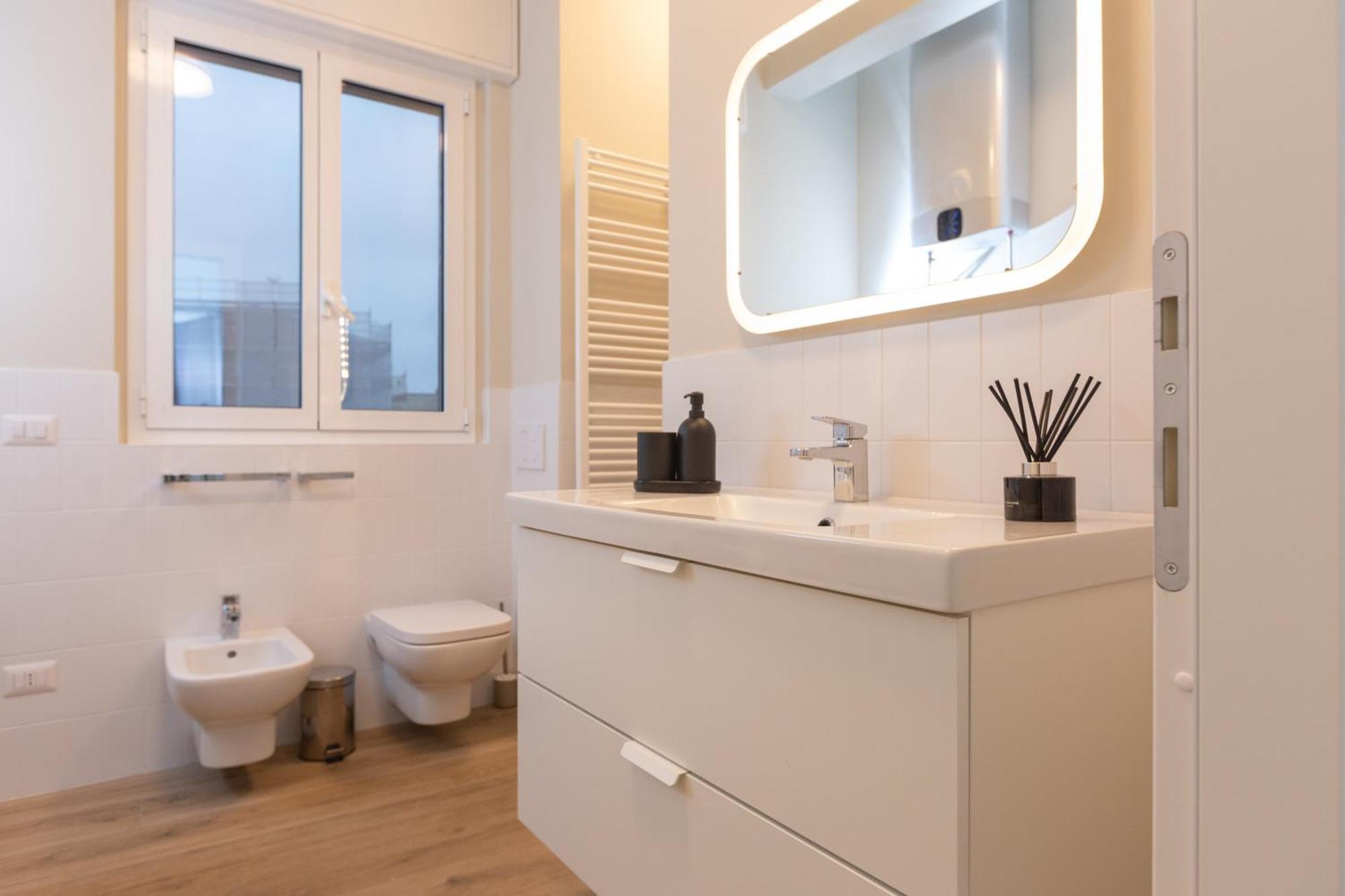 Apartment Dreams Exclusive With Terrace - Free Parking - M1 Station - Near Center Milan