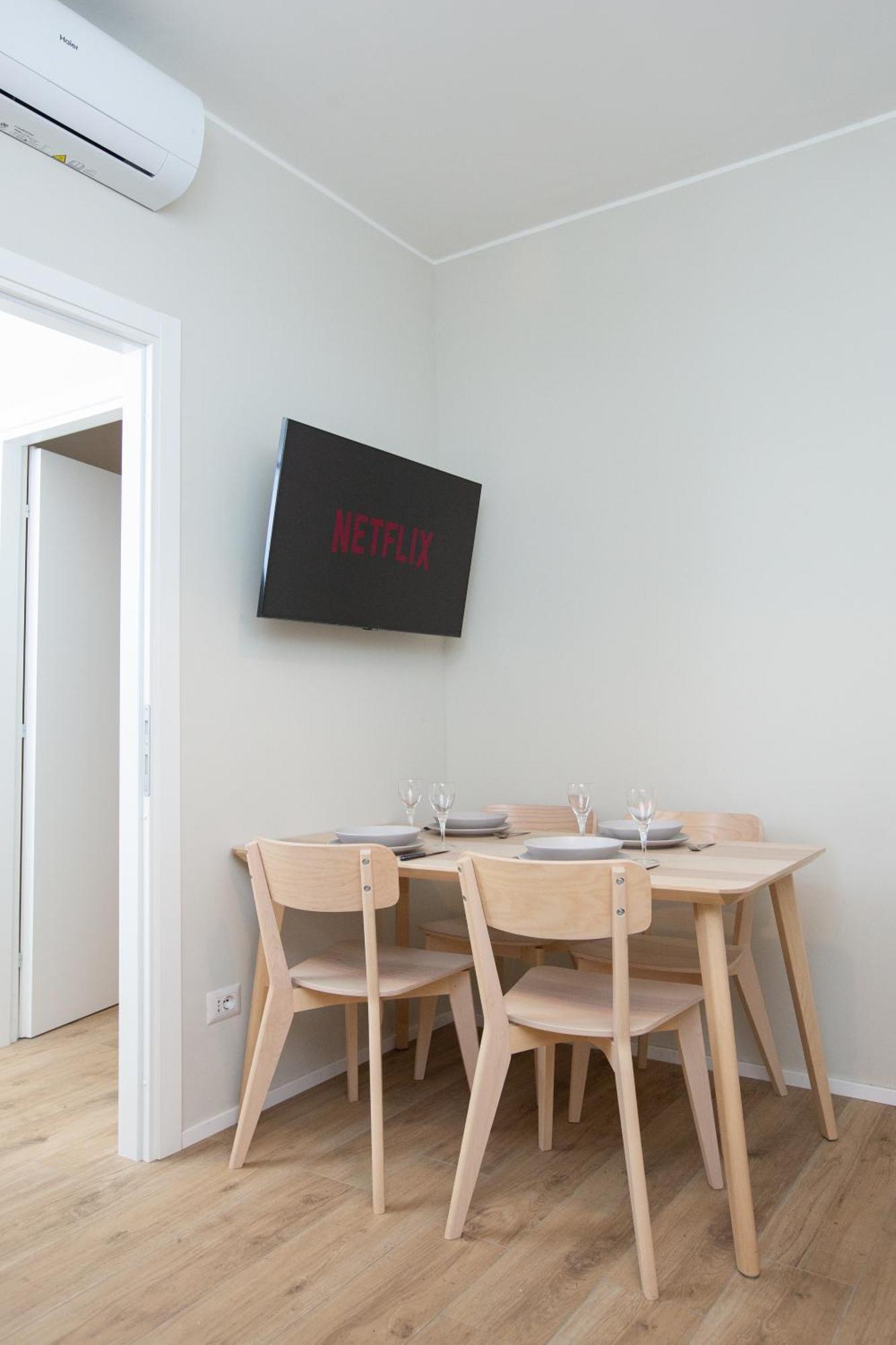 Apartment Dreams Exclusive With Terrace - Free Parking - M1 Station - Near Center Milan