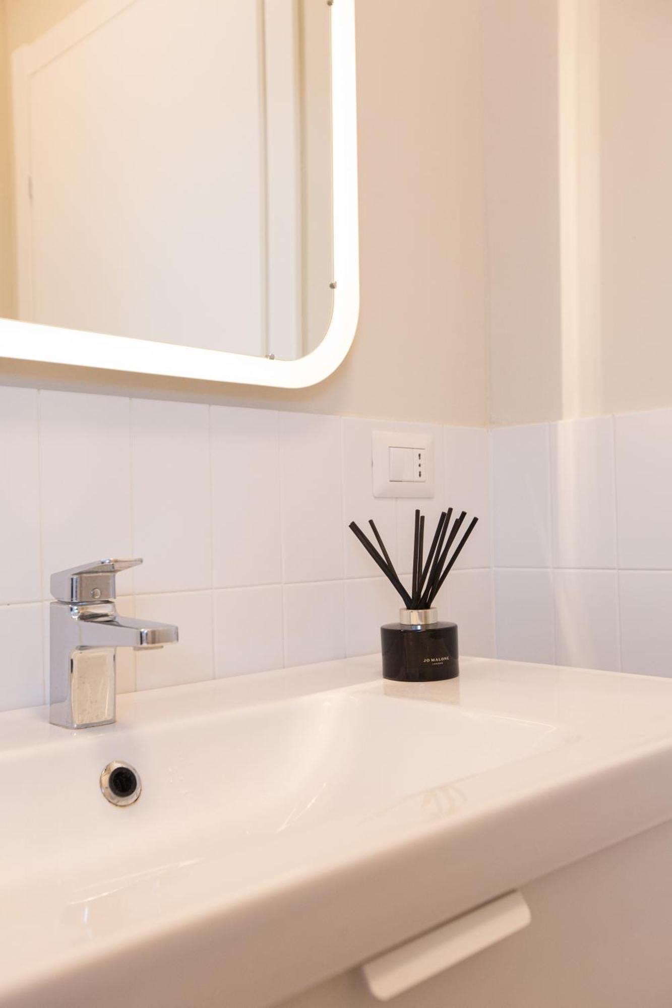 Apartment Dreams Exclusive With Terrace - Free Parking - M1 Station - Near Center *