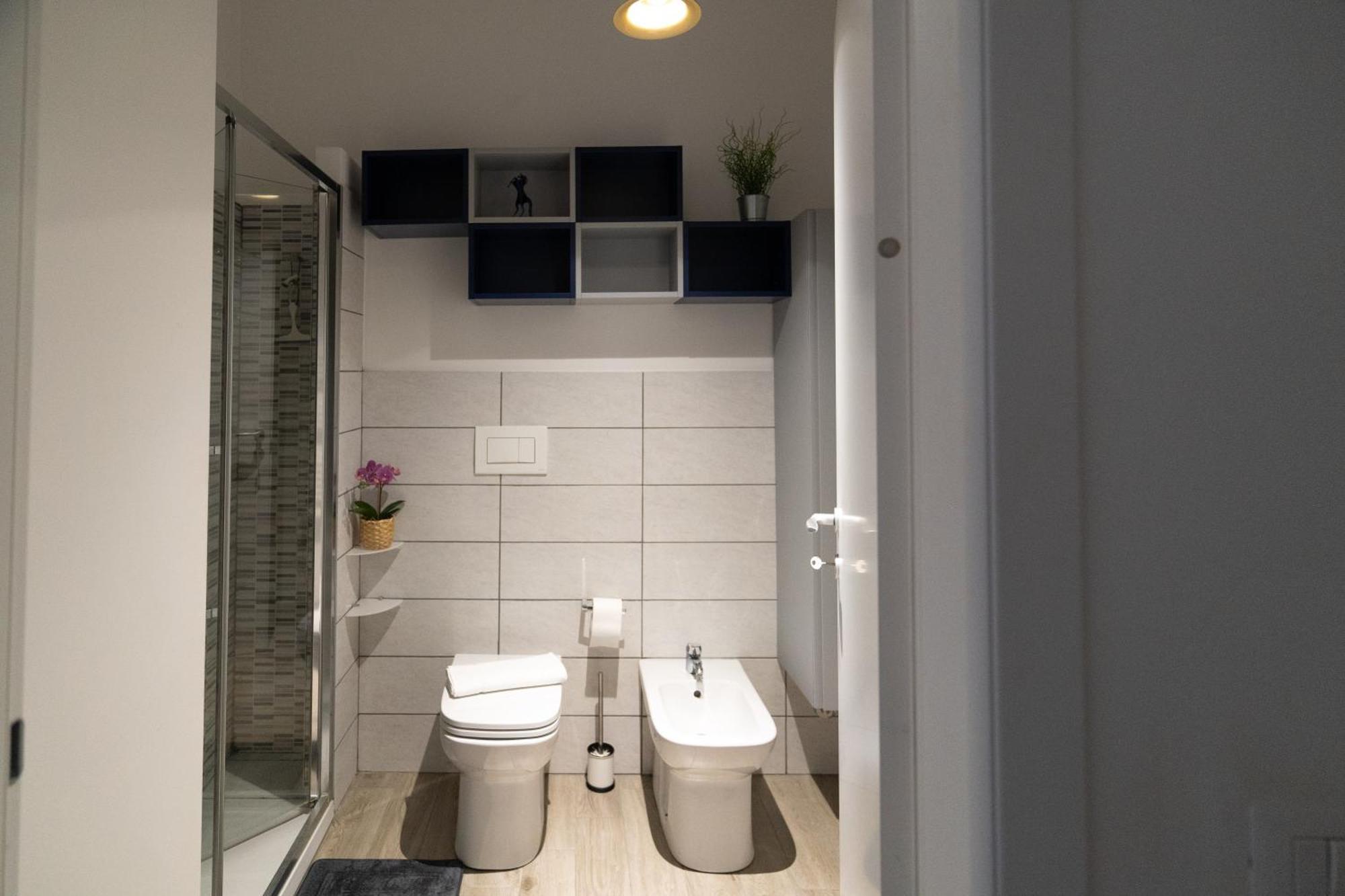 Apartment Cinema Station - 10 Mins Citycenter Milan