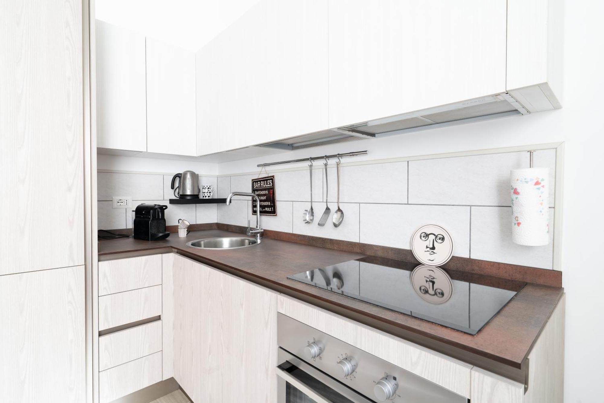 Apartment Cinema Station - 10 Mins Citycenter Milan