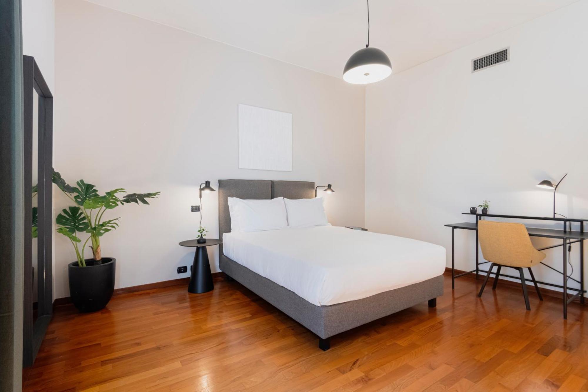 Apartment Relstay - Montenapoleone Milan