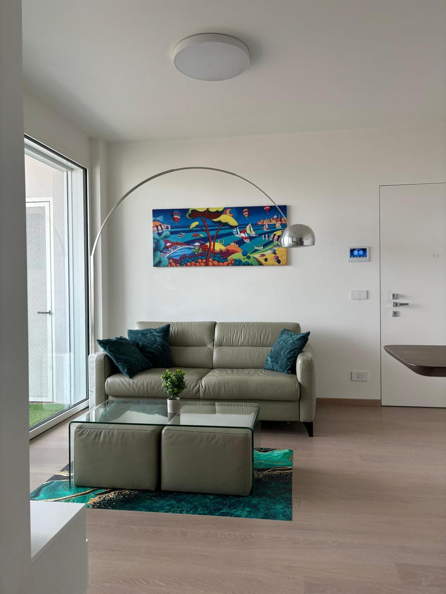 Apartment Torre Skyview Gym Pool & Rooftop Milan