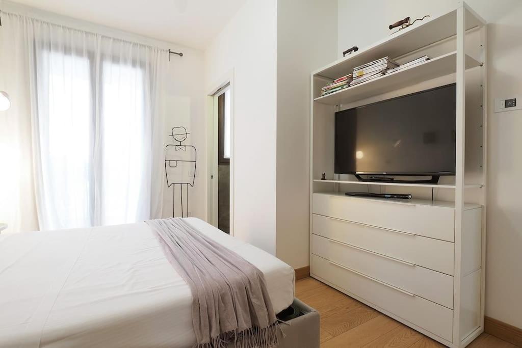 Contempora - Elegante Trilocale In Citylife - Boezio 20 * Milan
