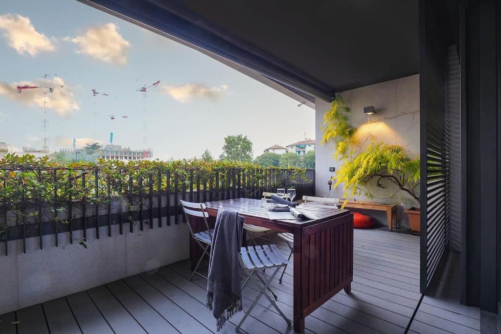 Contempora - Elegante Trilocale In Citylife - Boezio 20 * Milan
