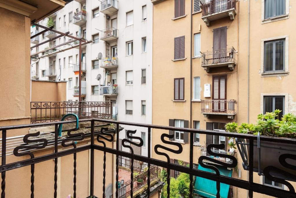 Casa Dina - Monolocale Washington De Angeli Milano