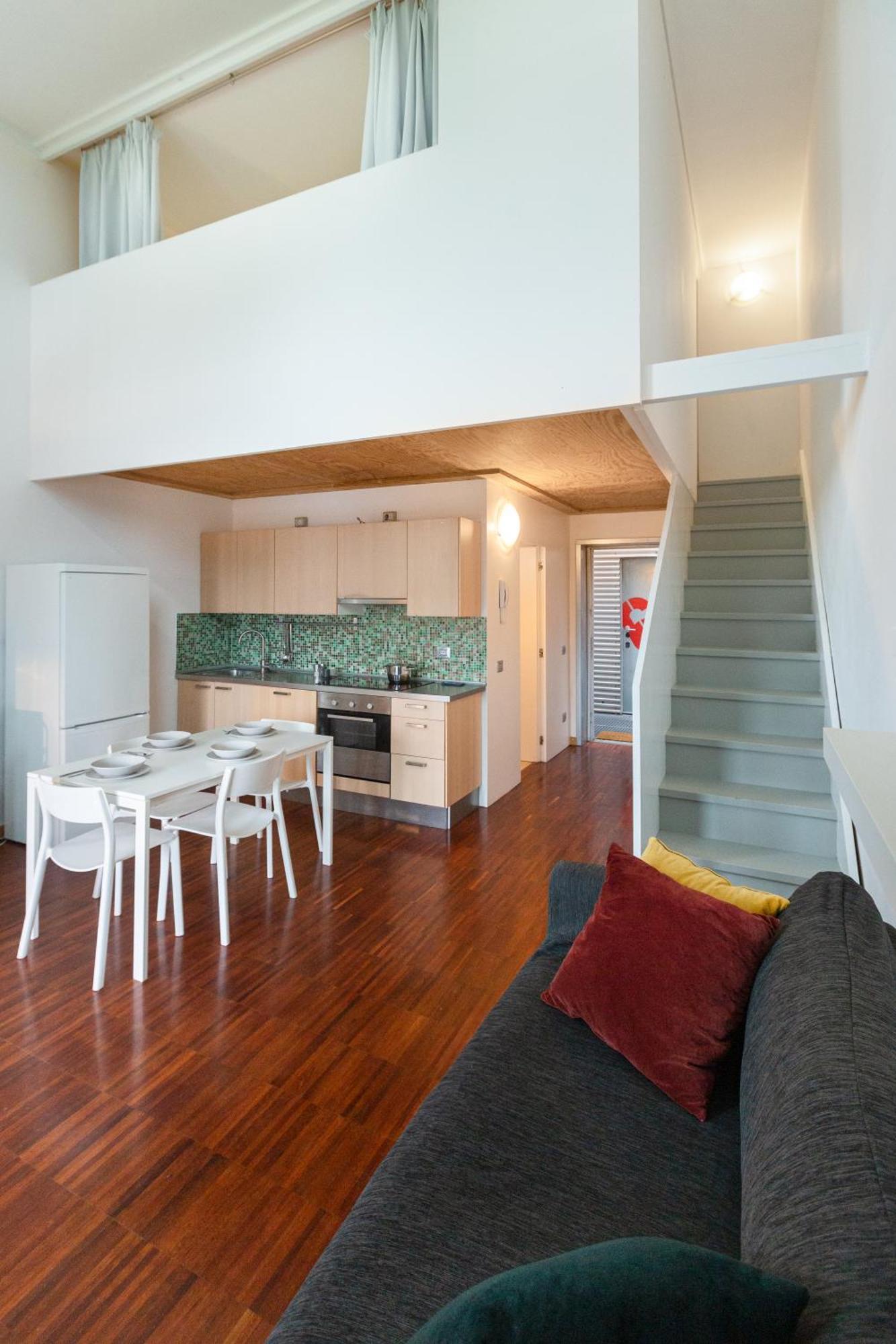 White And Brown Exclusive Loft With Terrace - Free Parking - M2 Station Appartamento