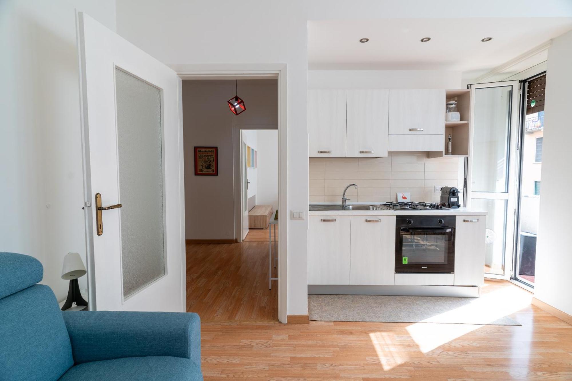 Sun & Color - - 20 Mins Citycenter Apartment Milan
