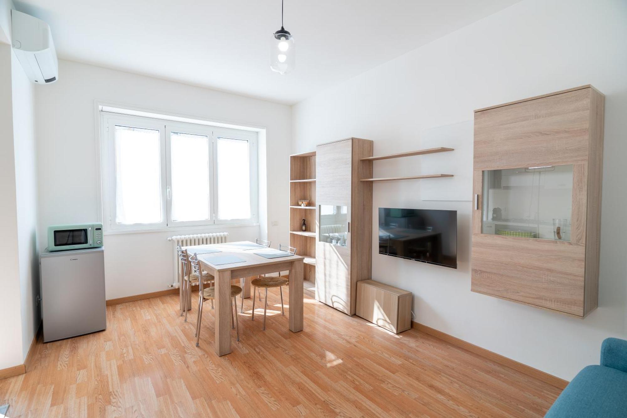 Sun & Color - - 20 Mins Citycenter Apartment Milan