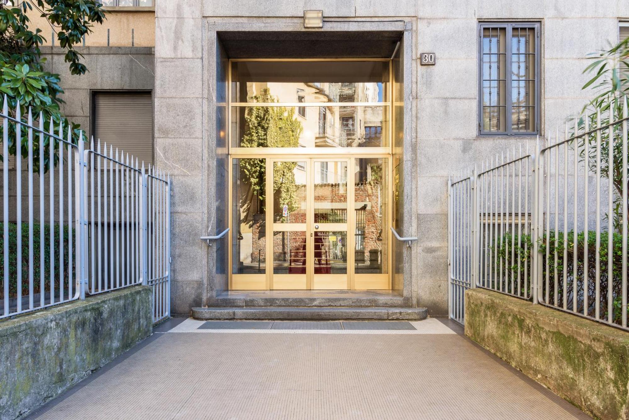 Apartment Luxury 4 Bedrooms Close To Duomo *