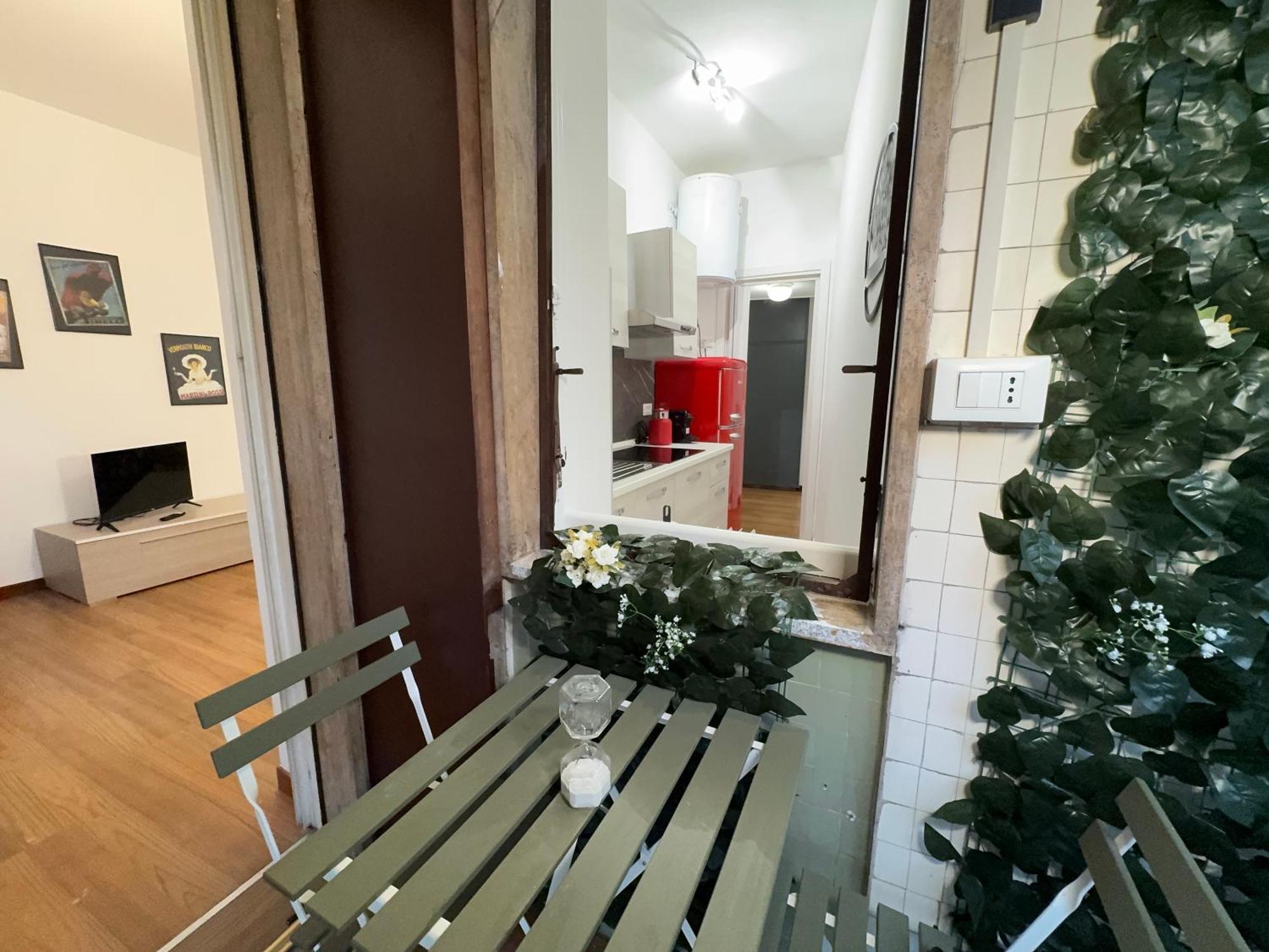 Apartment 10' Linate Airport, Perfect For Visiting Milan