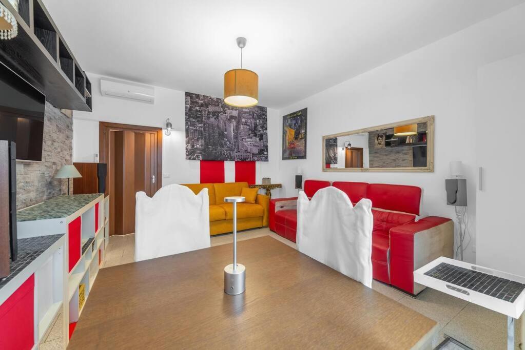 - Duomo - San Siro- Free Parking Apartment Milan