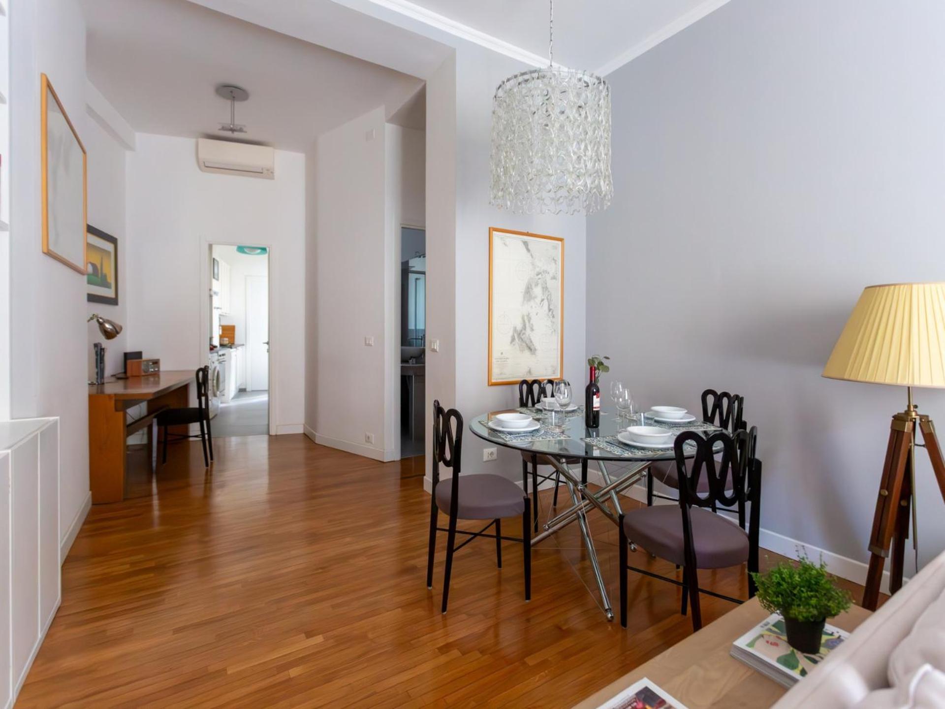 The Rent - Spacious Two-bedroom In Crocetta Apartamento