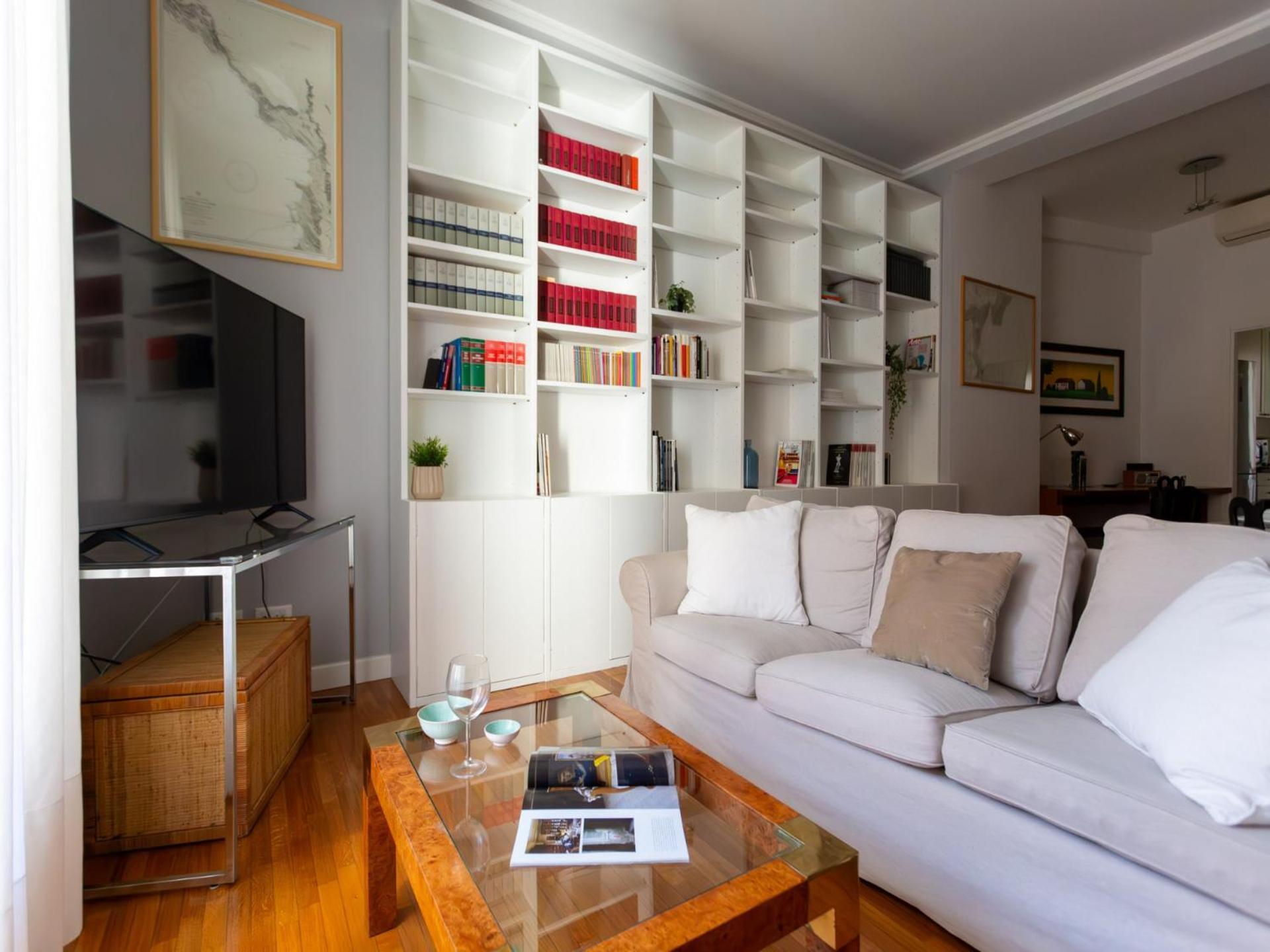 The Rent - Spacious Two-bedroom In Crocetta Apartamento Milão