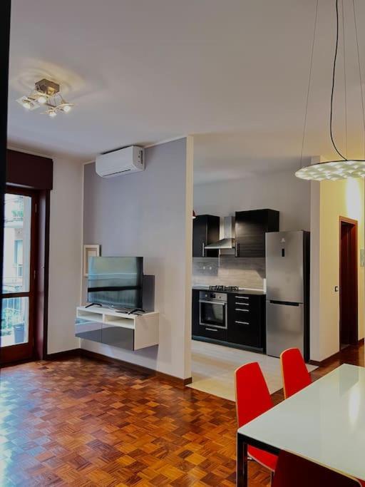 Isola Maciachini - Moderno Trilocale Con Balcone 10 Min Da Stazione Apartment *