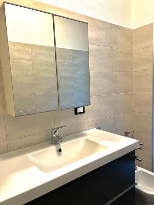 Apartment Isola Maciachini - Moderno Trilocale Con Balcone 10 Min Da Stazione Milan