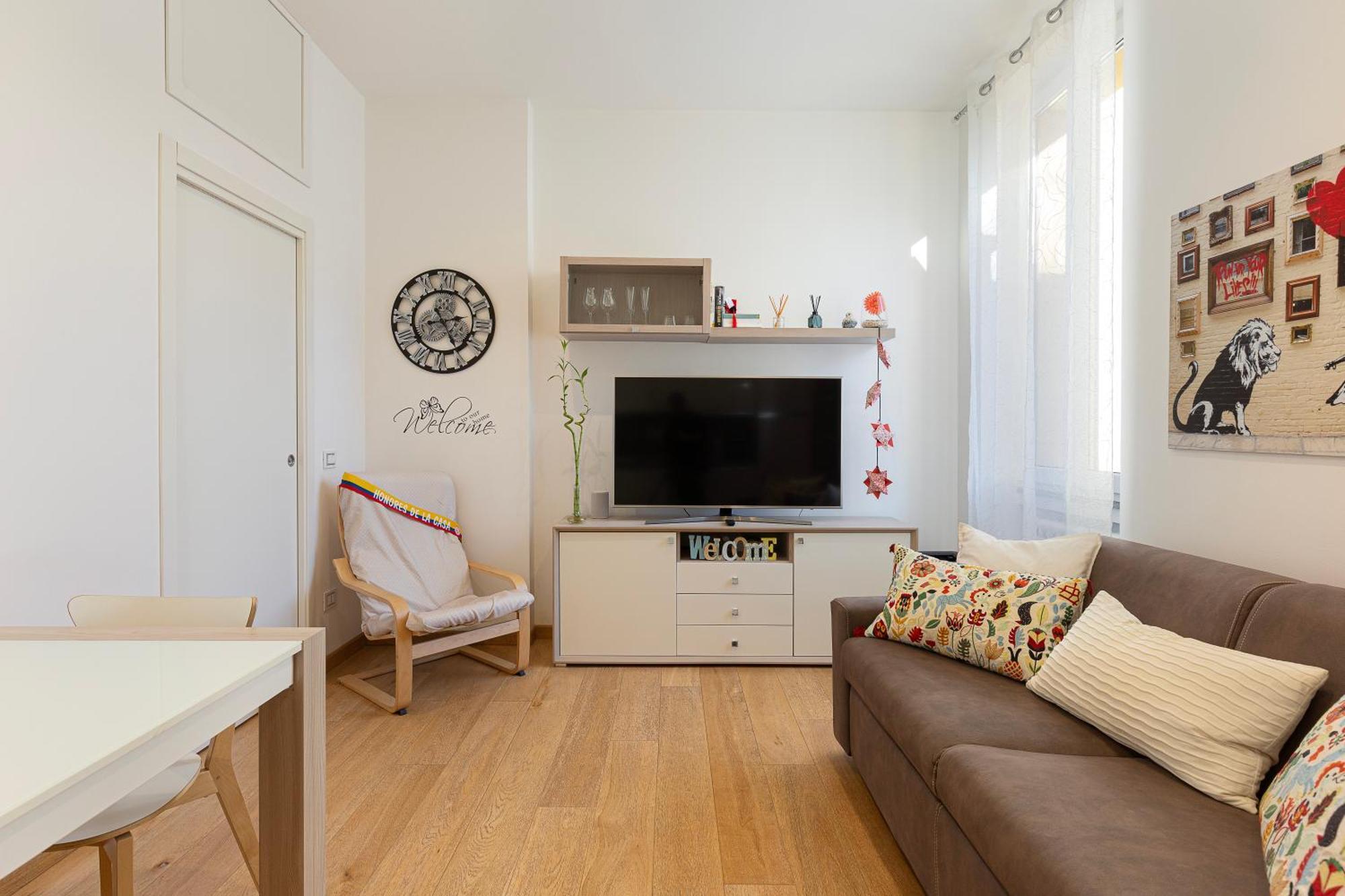 Apartment Flat 50m Station! *