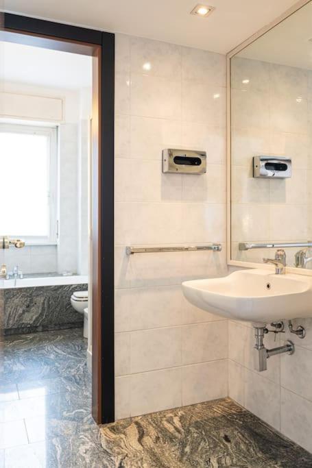 Fantastic Two Bedroom Zara 5th Fl- Mirable Pm Apartment
