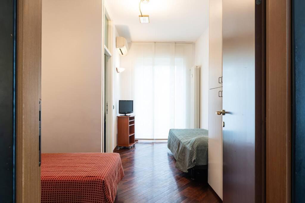 Apartment Fantastic Two Bedroom Zara 5th Fl- Mirable Pm *