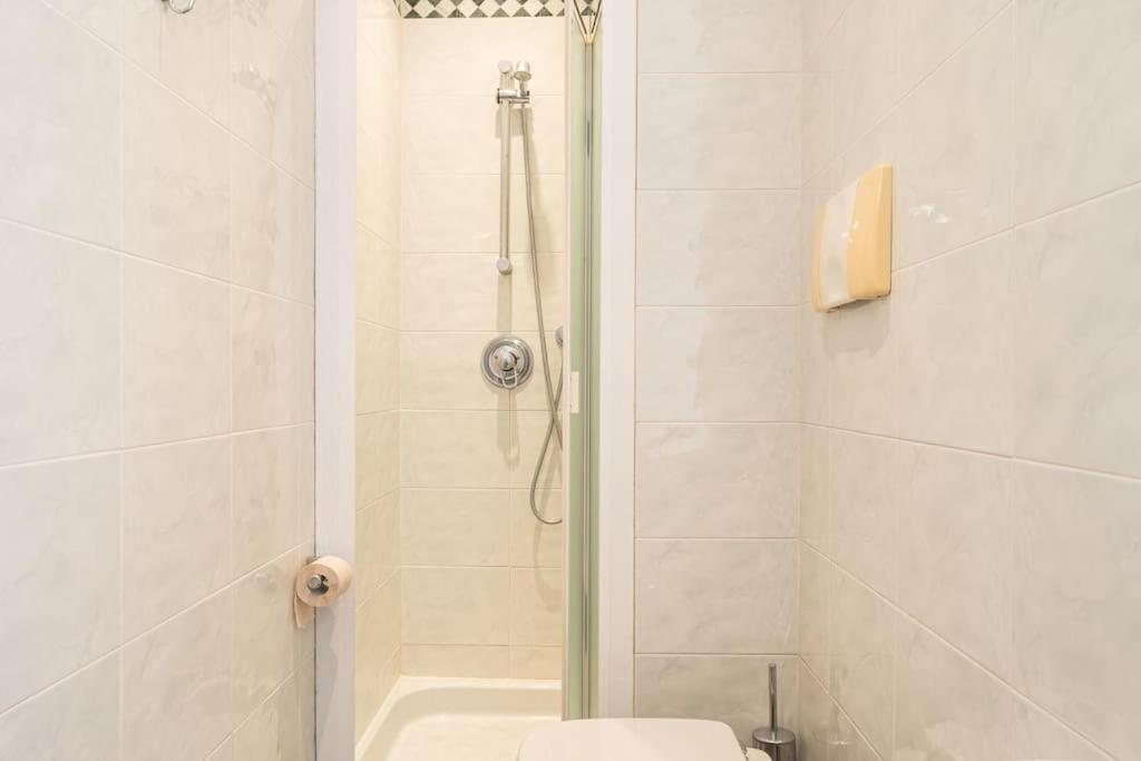Fantastic Two Bedroom Zara 5th Fl- Mirable Pm Apartment *