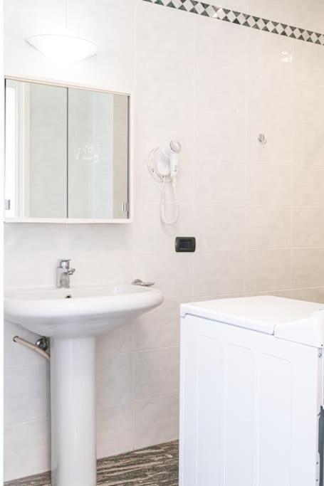 Apartment Fantastic Two Bedroom Zara 5th Fl- Mirable Pm Milan