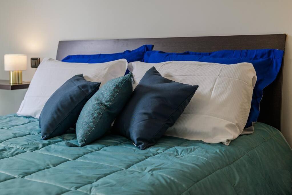 Near Duomo - Free Parking -terrace - Metro - Ac Apartment