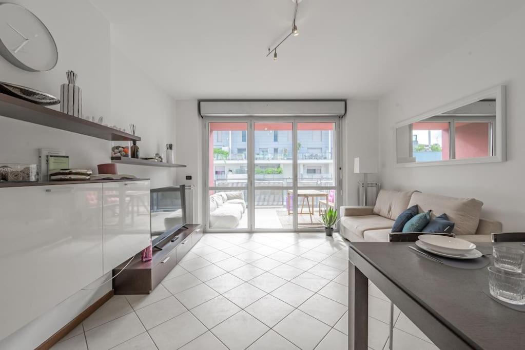 Near Duomo - Free Parking -terrace - Metro - Ac Apartment Milan