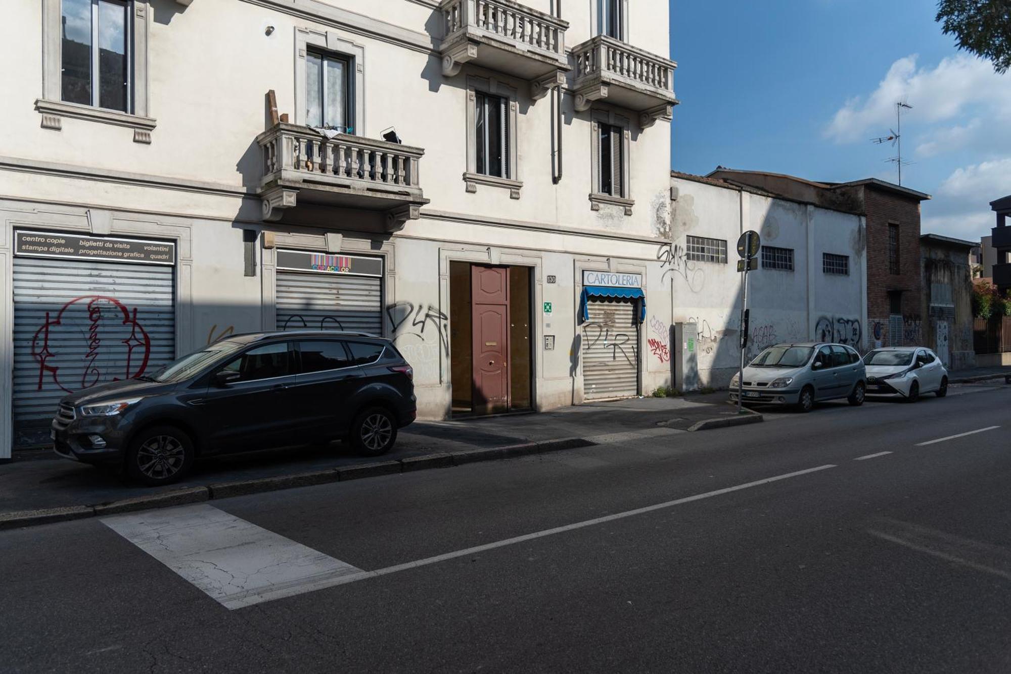 Youhosty -varesina 130 * Milan