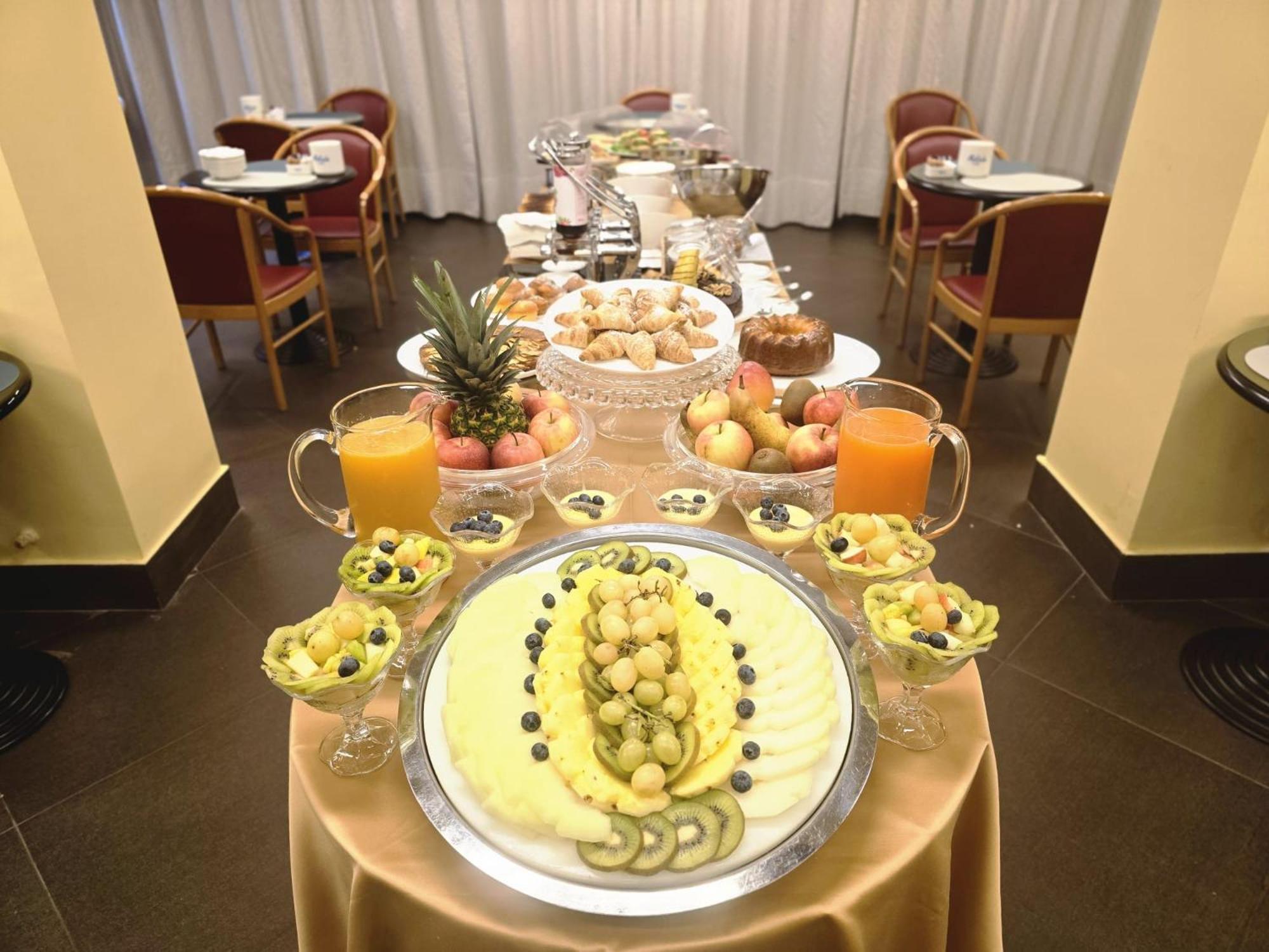 Mokinba Sant'ambroeus Hotel