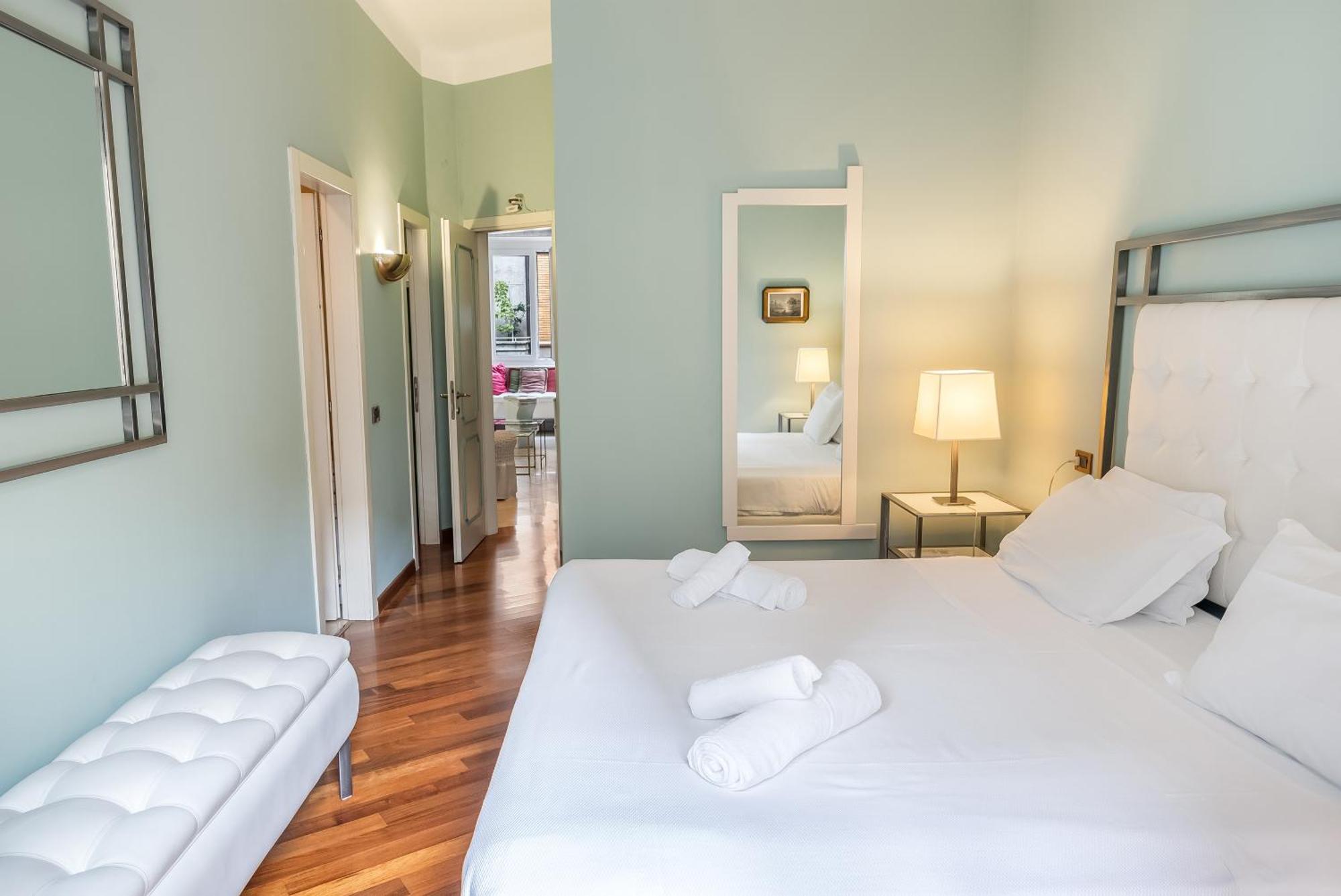 Tra Via Brera E Via Spiga, Deluxe Apartment