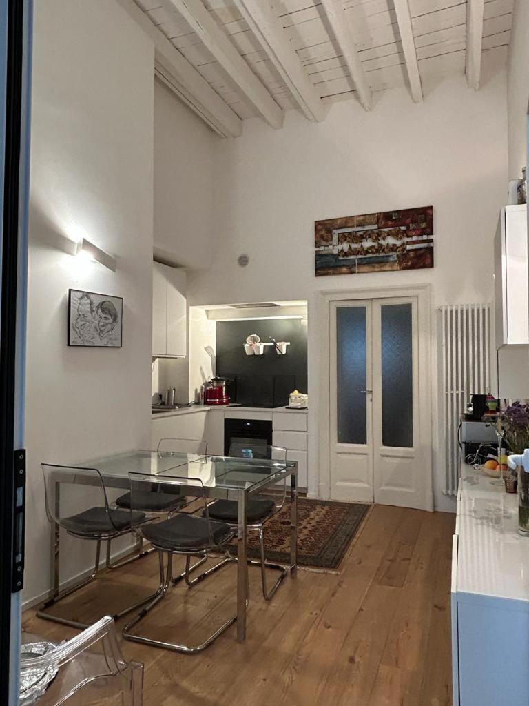 Cozy Near Bocconi Milão