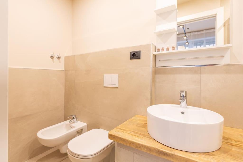 Sp15 -isola- Super Large Apartment