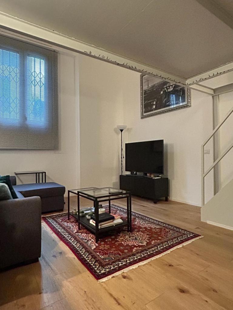 Cozy Near Bocconi Milão