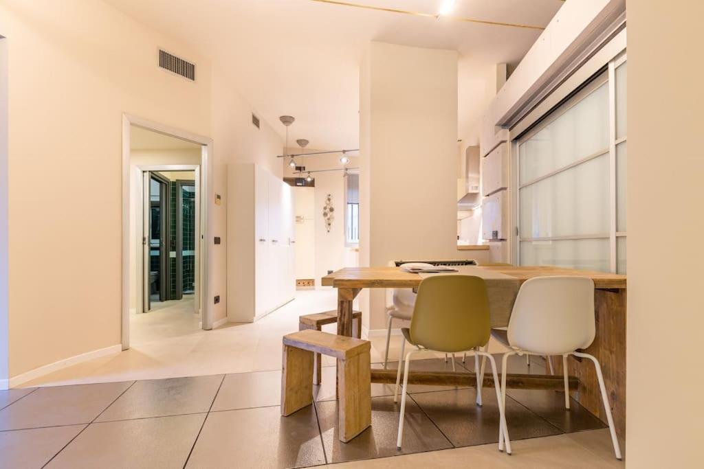 Sp15 -isola- Super Large Apartment