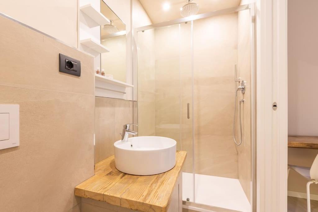 Sp15 -isola- Super Large Apartment