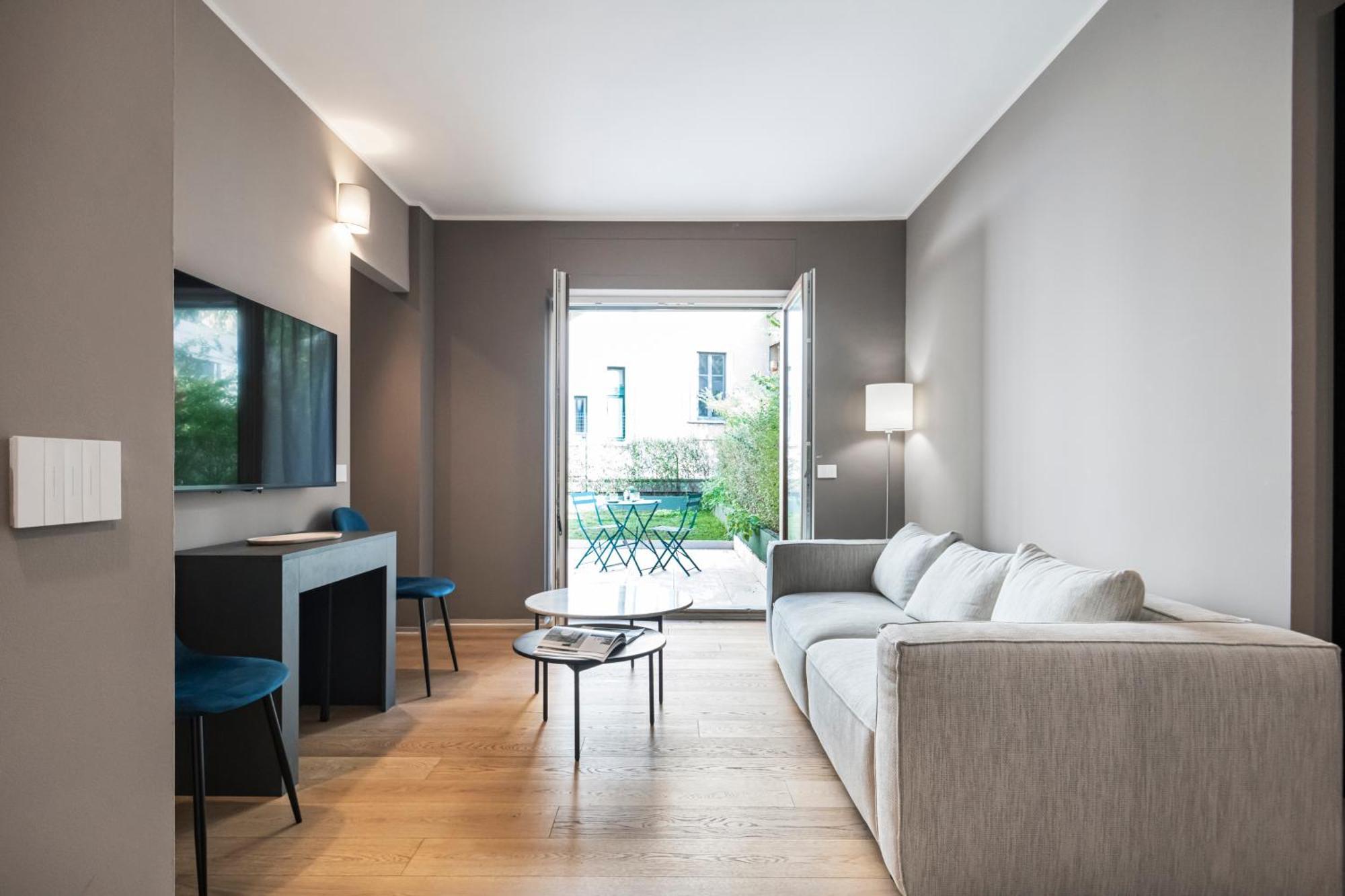 Easylife - Modern With Garden Milão