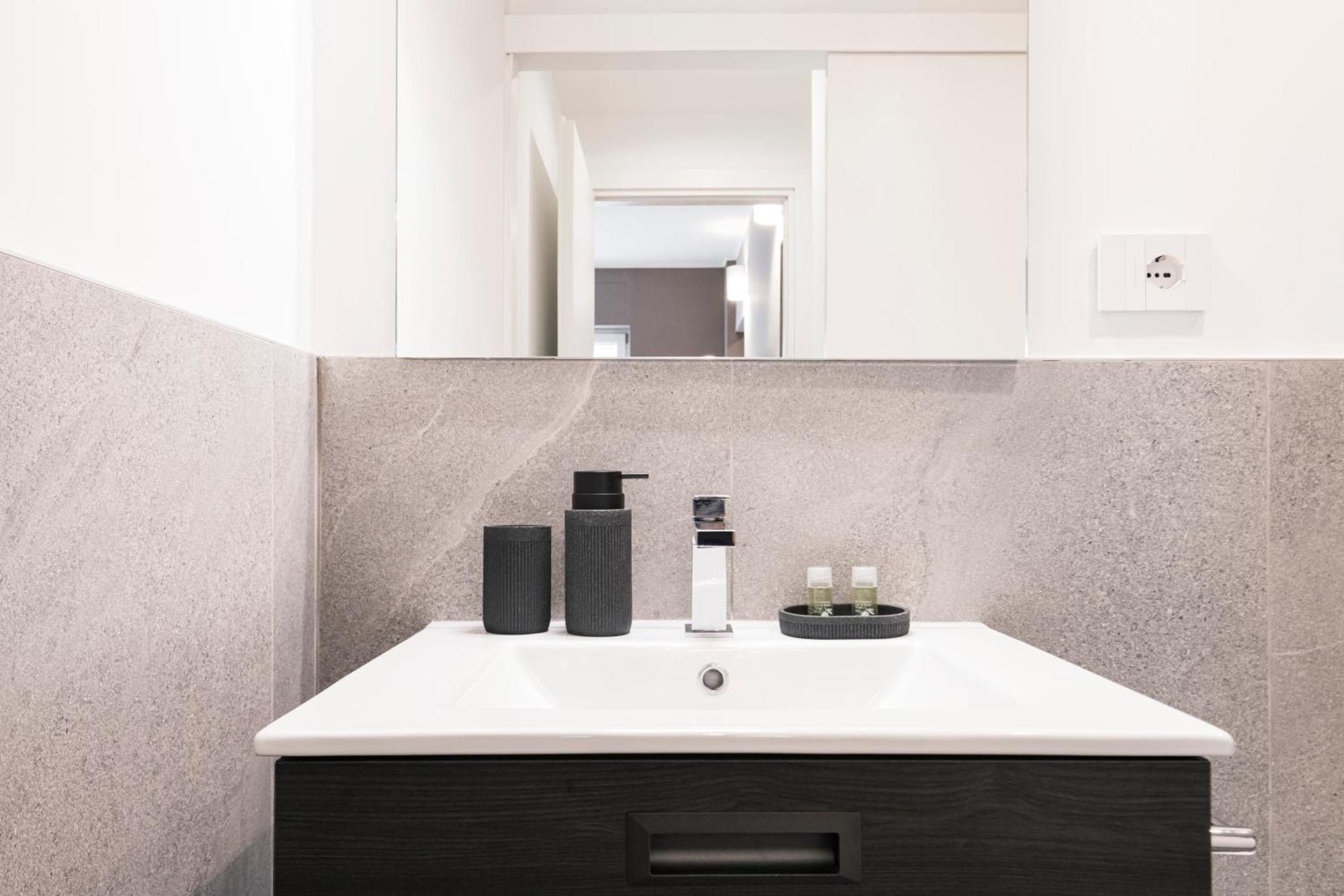 Easylife - Modern With Garden Milan
