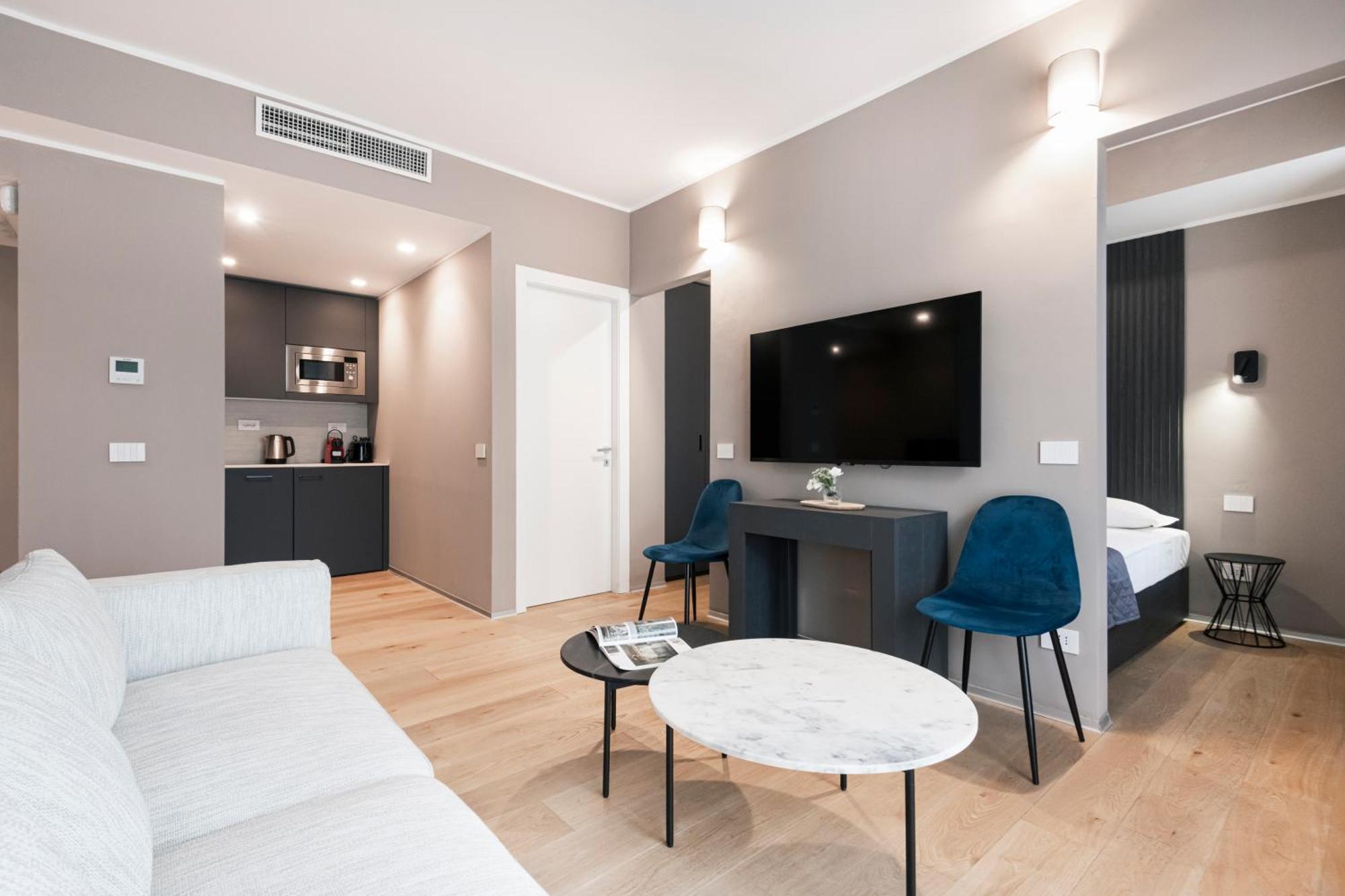 Easylife - Modern With Garden
