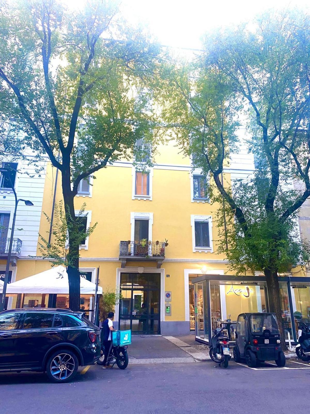 And Chic Near Fiera Apartment