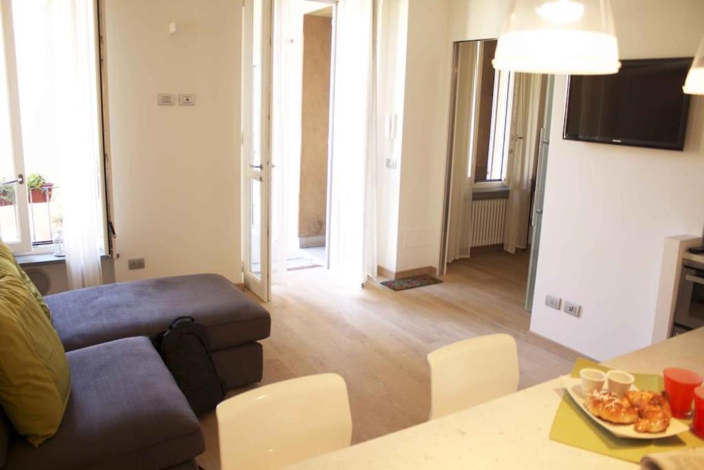 And Chic Near Fiera Apartment Milan