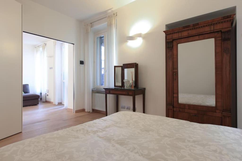 And Chic Near Fiera Apartment