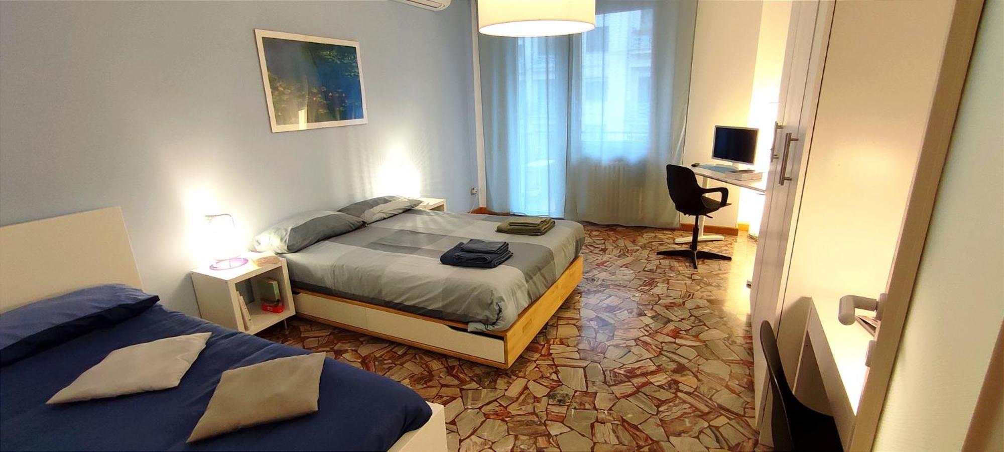 2 Minimal Homestay